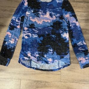 Super soft, cute and cozy long sleeve shirt.